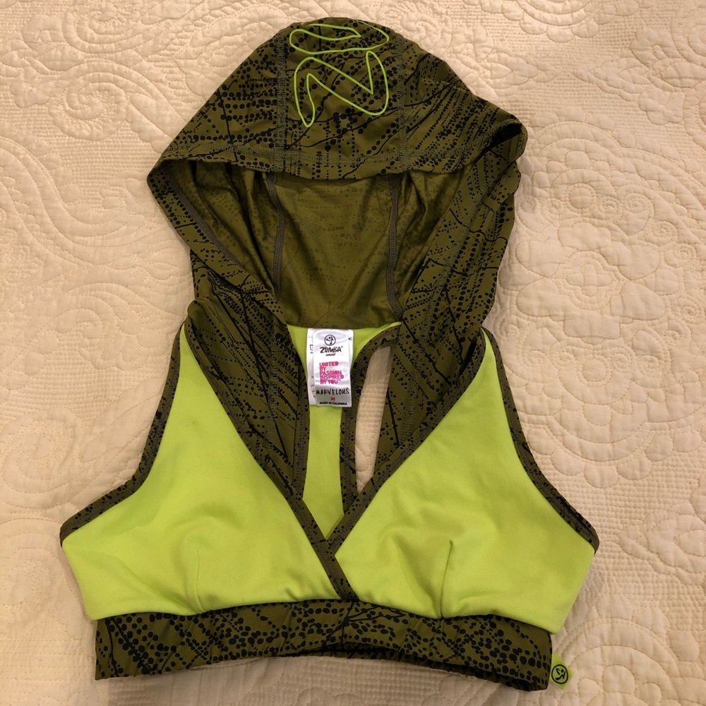 Zumba Sports Bra w/ attached Hood Marvelous Medium